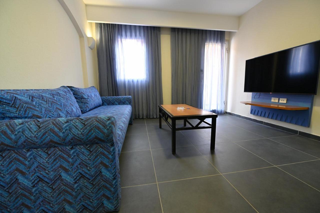 Club In Eilat - Coral Beach Villa Resort Rum bild